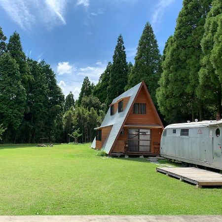 Guesthouse Coco Garage Kirishima Exteriör bild