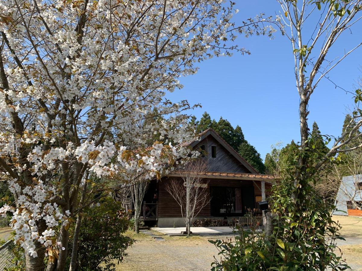 Guesthouse Coco Garage Kirishima Exteriör bild