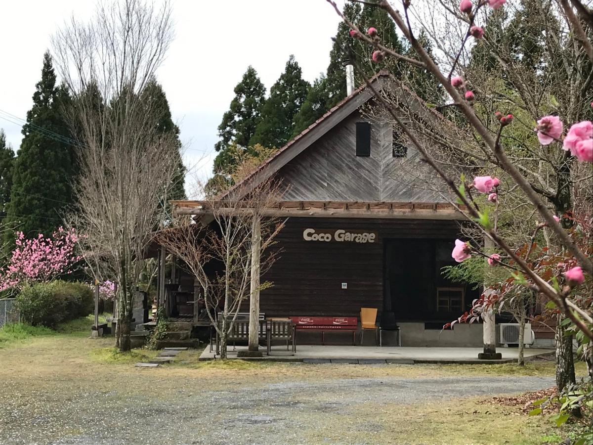 Guesthouse Coco Garage Kirishima Exteriör bild