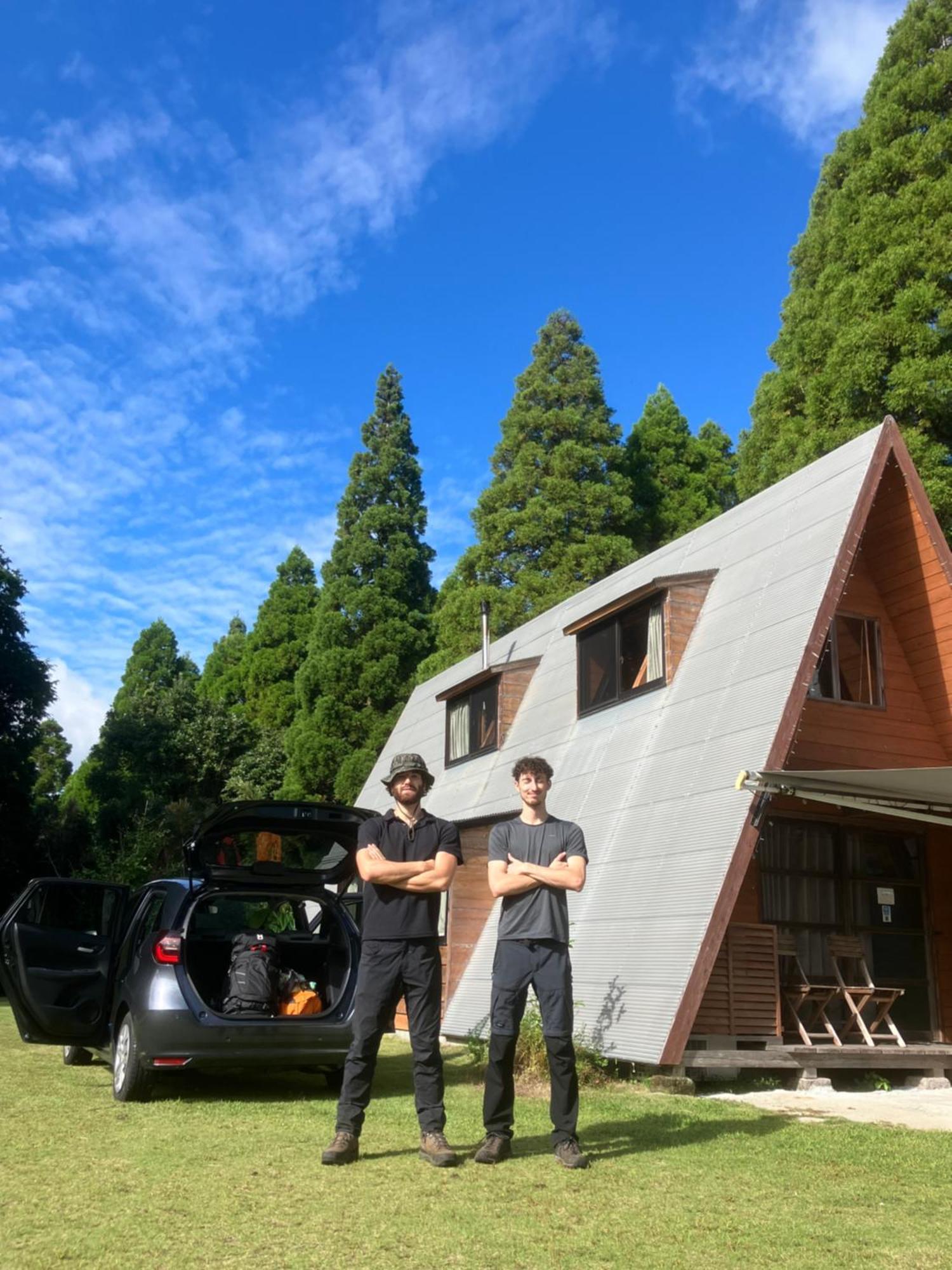 Guesthouse Coco Garage Kirishima Exteriör bild